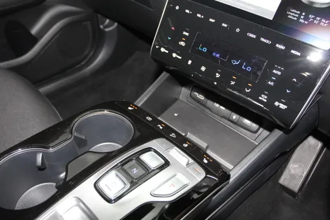 DU73AOL Hyundai Tucson 1.6 TGDi Plug-in Hybrid Premium 5dr 4WD Auto Thumbnail #27