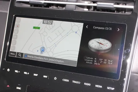 DU73AOL Hyundai Tucson 1.6 TGDi Plug-in Hybrid Premium 5dr 4WD Auto Thumbnail #31