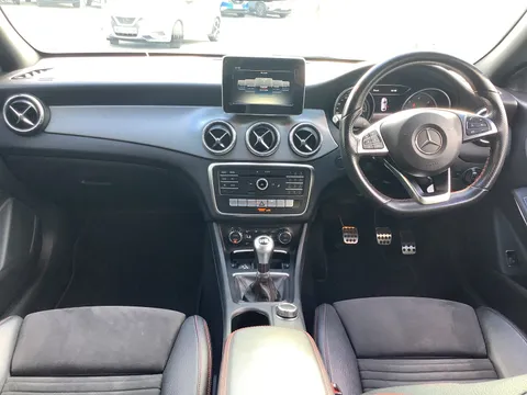 OE66JUA Mercedes-Benz Cla Class CLA 200d AMG Line 4dr Thumbnail #3