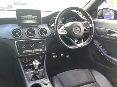 OE66JUA Mercedes-Benz Cla Class CLA 200d AMG Line 4dr Thumbnail #17