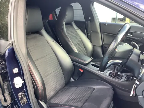 OE66JUA Mercedes-Benz Cla Class CLA 200d AMG Line 4dr Thumbnail #18