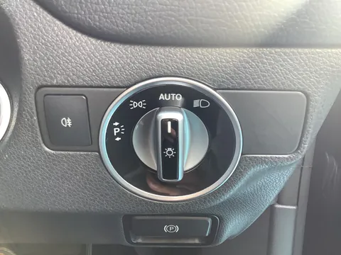 OE66JUA Mercedes-Benz Cla Class CLA 200d AMG Line 4dr Thumbnail #30