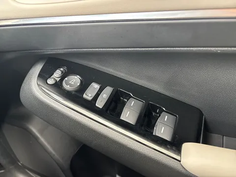 RJ74OKB Honda Hr-V 1.5 eHEV Advance Style 5dr CVT Thumbnail #18