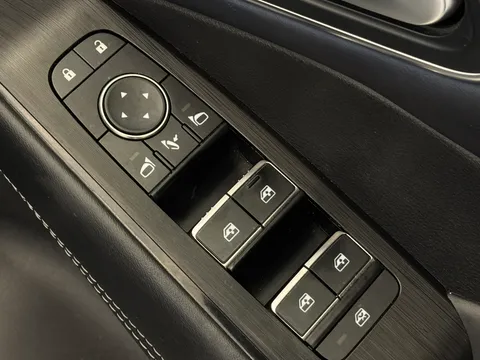 DY71XRA Nissan Qashqai 1.3 DiG-T MH Tekna 5dr Thumbnail #21