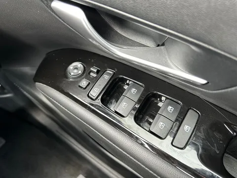 BV71UKM Hyundai Tucson 1.6 TGDi Ultimate 5dr 2WD Thumbnail #16