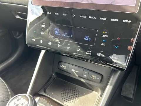 BV71UKM Hyundai Tucson 1.6 TGDi Ultimate 5dr 2WD Thumbnail #20