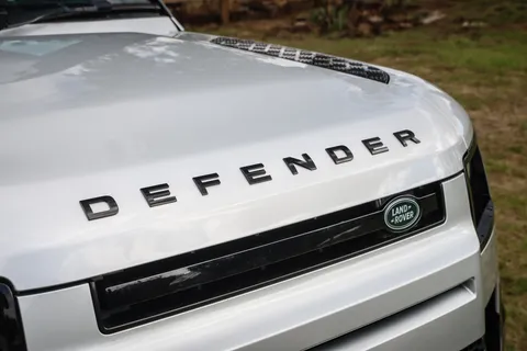 DU70HXJ Land Rover Defender 2.0 D240 First Edition 110 5dr Auto Thumbnail #9