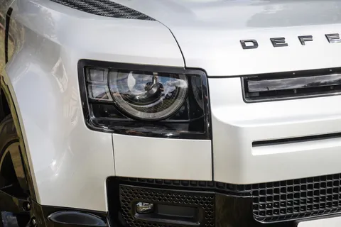 DU70HXJ Land Rover Defender 2.0 D240 First Edition 110 5dr Auto Thumbnail #13