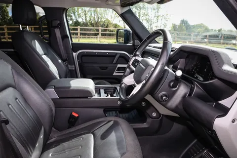 DU70HXJ Land Rover Defender 2.0 D240 First Edition 110 5dr Auto Thumbnail #27