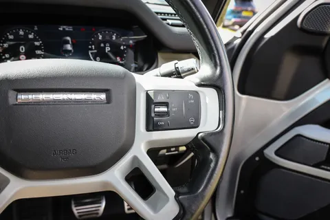 DU70HXJ Land Rover Defender 2.0 D240 First Edition 110 5dr Auto Thumbnail #33
