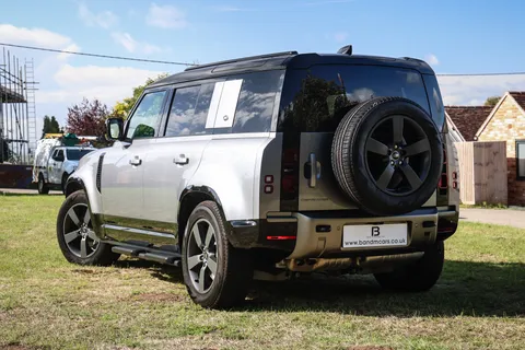 FJ24YNB Land Rover Defender 3.0 D300 X-Dynamic HSE 110 5dr Auto Thumbnail #5