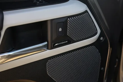 FJ24YNB Land Rover Defender 3.0 D300 X-Dynamic HSE 110 5dr Auto Thumbnail #22