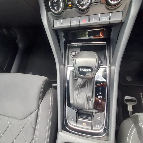 PL22ZJJ Škoda Karoq 1.5 TSI Sportline 5dr DSG Thumbnail #14