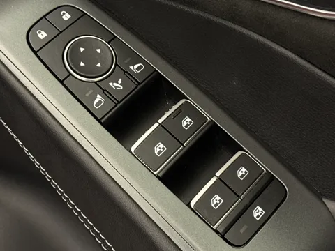 OY24UNB Nissan Qashqai 1.3 DiG-T MH 158 Tekna+ 5dr Thumbnail #16