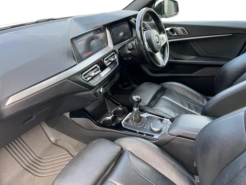 DK70JJO BMW 2 Series 218i M Sport 4dr Thumbnail #5