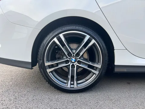 DK70JJO BMW 2 Series 218i M Sport 4dr Thumbnail #6