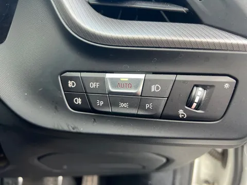 DK70JJO BMW 2 Series 218i M Sport 4dr Thumbnail #18