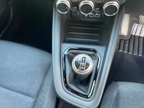 DV73SKD Renault Clio 1.0 TCe 90 Evolution 5dr Thumbnail #14