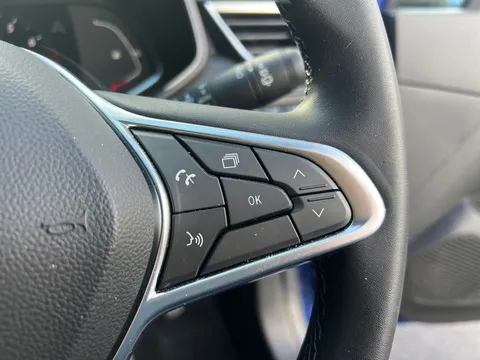 DV73SKD Renault Clio 1.0 TCe 90 Evolution 5dr Thumbnail #16