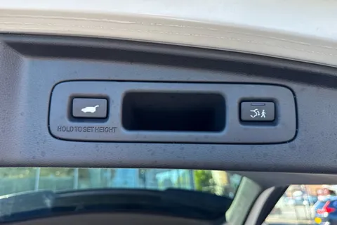 RF74OBR Honda CR-V 2.0 eHEV Elegance 5dr eCVT Thumbnail #39