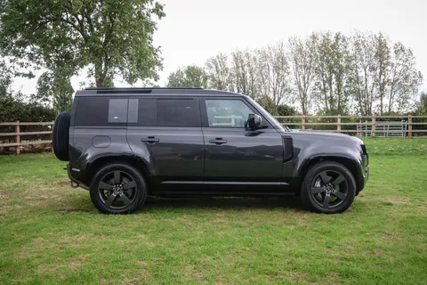 KR24BSZ Land Rover Defender 3.0 D300 X-Dynamic HSE 110 5dr Auto [7 Seat] Thumbnail #3