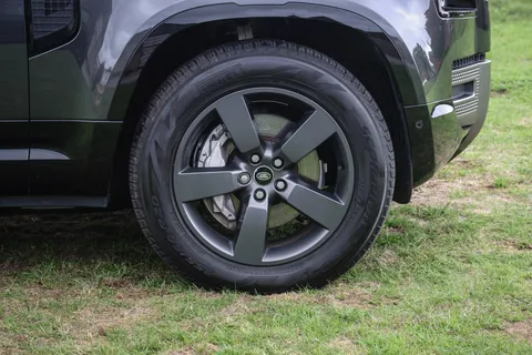 KR24BSZ Land Rover Defender 3.0 D300 X-Dynamic HSE 110 5dr Auto [7 Seat] Thumbnail #4