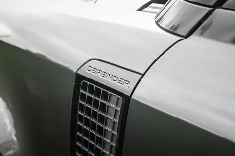 KR24BSZ Land Rover Defender 3.0 D300 X-Dynamic HSE 110 5dr Auto [7 Seat] Thumbnail #12