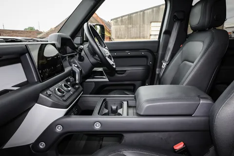 KR24BSZ Land Rover Defender 3.0 D300 X-Dynamic HSE 110 5dr Auto [7 Seat] Thumbnail #17