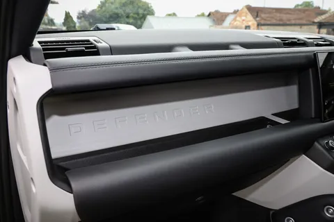 KR24BSZ Land Rover Defender 3.0 D300 X-Dynamic HSE 110 5dr Auto [7 Seat] Thumbnail #19