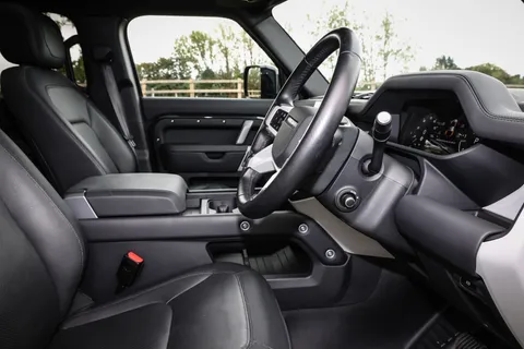 KR24BSZ Land Rover Defender 3.0 D300 X-Dynamic HSE 110 5dr Auto [7 Seat] Thumbnail #24
