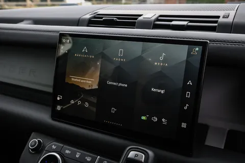 KR24BSZ Land Rover Defender 3.0 D300 X-Dynamic HSE 110 5dr Auto [7 Seat] Thumbnail #27