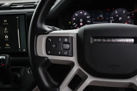 KR24BSZ Land Rover Defender 3.0 D300 X-Dynamic HSE 110 5dr Auto [7 Seat] Thumbnail #33