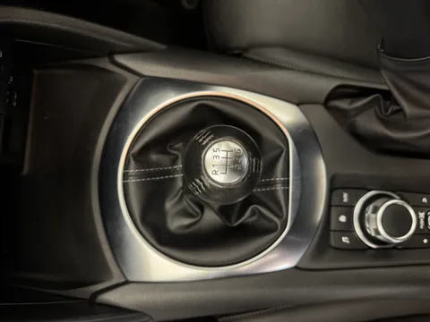 LO21AVL Mazda Mx-5 1.5 [132] Sport 2dr Thumbnail #11