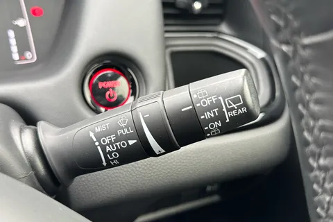 DE73UWZ Honda Jazz 1.5 i-MMD Hybrid Crosstar Advance 5dr eCVT Thumbnail #24