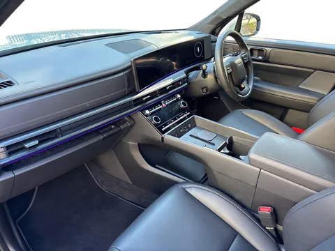 MC25AGU Hyundai Santa Fe 1.6 TGDi Plug-in Hybrid Calligraphy 5dr 4WD Auto Thumbnail #4