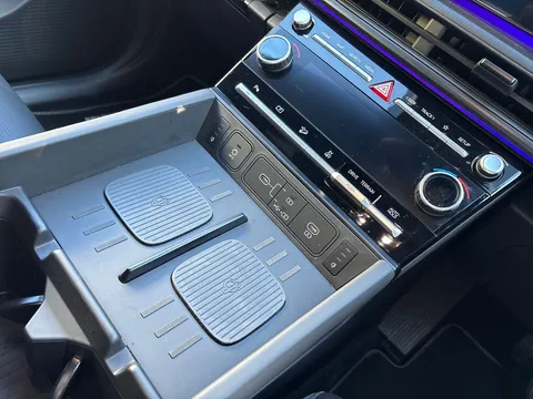 MC25AGU Hyundai Santa Fe 1.6 TGDi Plug-in Hybrid Calligraphy 5dr 4WD Auto Thumbnail #13