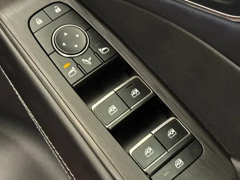 DV72XOK Nissan Qashqai 1.3 DiG-T MH 158 Tekna 5dr Xtronic Thumbnail #22