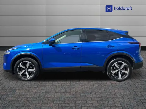 DT21HCP Nissan Qashqai 1.3 DiG-T MH Premiere Edition 5dr Thumbnail #7