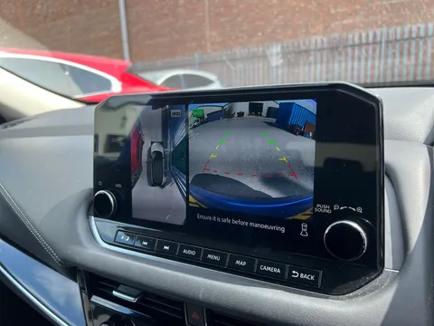 DT21HCP Nissan Qashqai 1.3 DiG-T MH Premiere Edition 5dr Thumbnail #16