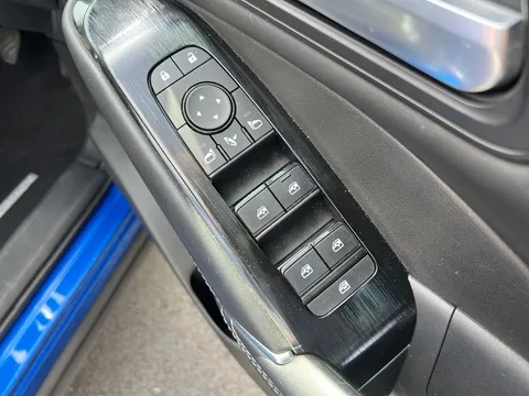 DT21HCP Nissan Qashqai 1.3 DiG-T MH Premiere Edition 5dr Thumbnail #23