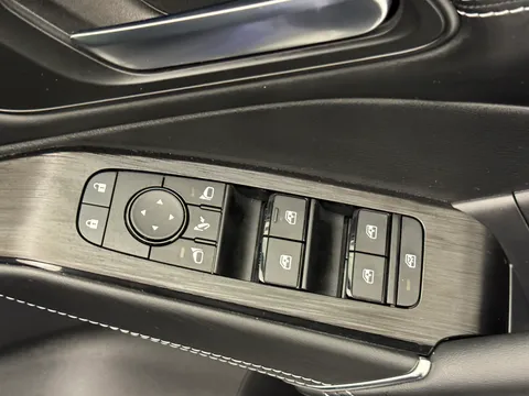 OV23NGX Nissan Qashqai 1.5 E-Power N-Connecta 5dr Auto Thumbnail #17