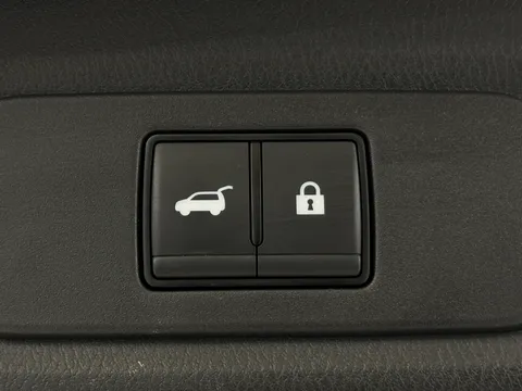 MH73BDF Nissan Qashqai 1.3 DiG-T MH Tekna 5dr Thumbnail #15