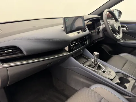 MH73BDF Nissan Qashqai 1.3 DiG-T MH Tekna 5dr Thumbnail #16