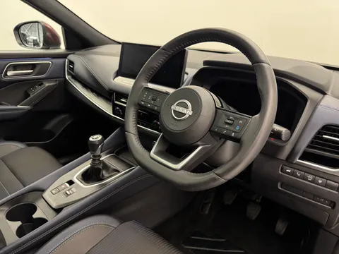 MH73BDF Nissan Qashqai 1.3 DiG-T MH Tekna 5dr Thumbnail #23