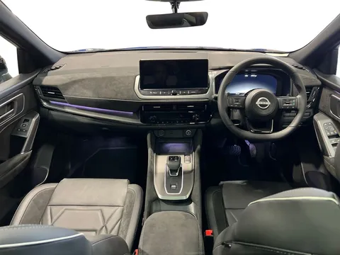 DL24LPA Nissan Qashqai 1.3 DiG-T MH 158 N-Design 5dr Xtronic Thumbnail #4