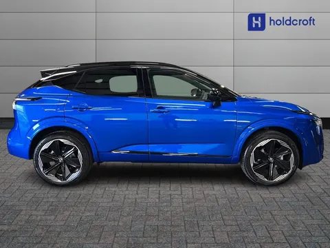 DL24LPA Nissan Qashqai 1.3 DiG-T MH 158 N-Design 5dr Xtronic Thumbnail #10