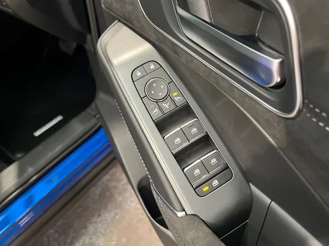 DL24LPA Nissan Qashqai 1.3 DiG-T MH 158 N-Design 5dr Xtronic Thumbnail #21