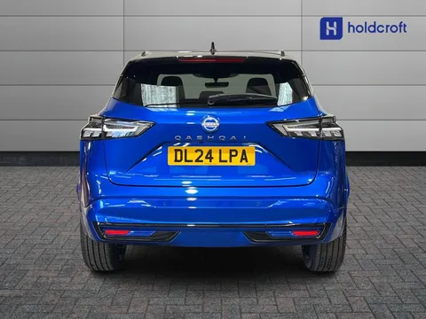 DL24LPA Nissan Qashqai 1.3 DiG-T MH 158 N-Design 5dr Xtronic Thumbnail #9