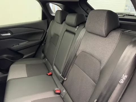 LX74KZT Nissan Qashqai 1.3 DiG-T MH 158 N-Connecta [Glass Rf] 5dr Xtronic Thumbnail #14