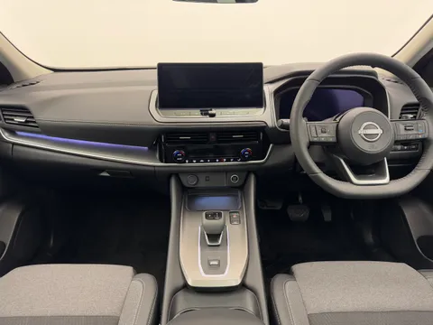 LX74KZT Nissan Qashqai 1.3 DiG-T MH 158 N-Connecta [Glass Rf] 5dr Xtronic Thumbnail #5